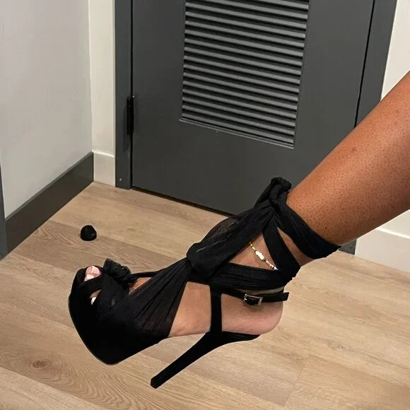 Fendi Cinderella SS2010 - Picture 6 of 6